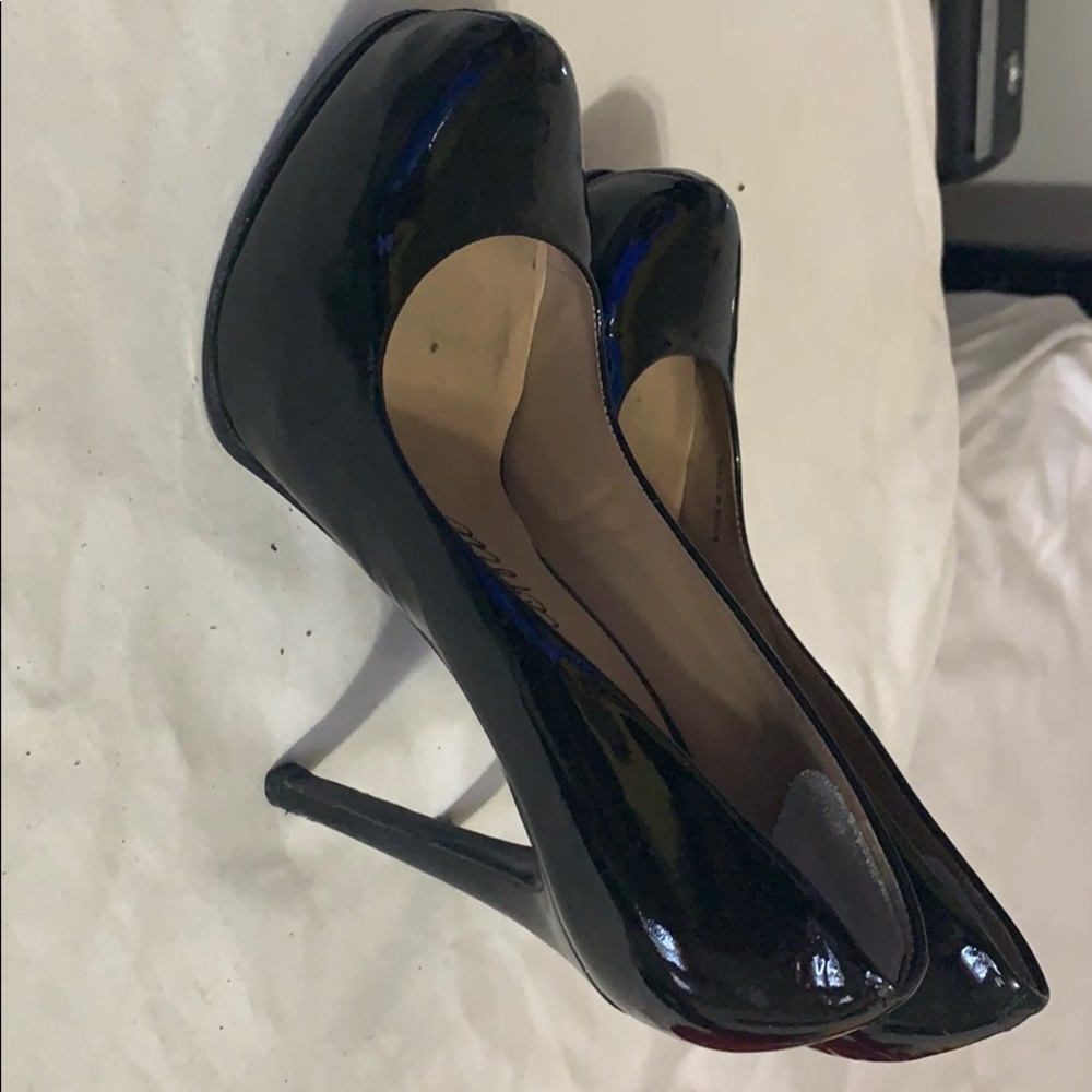 Shoe - Picture 2 of 2